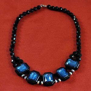 GENTLY USED, VINTAGE, COSTUME JEWELRY NECKLACE!!!